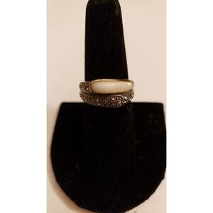 Vintage Sterling Silver w mother of Pearl size 8